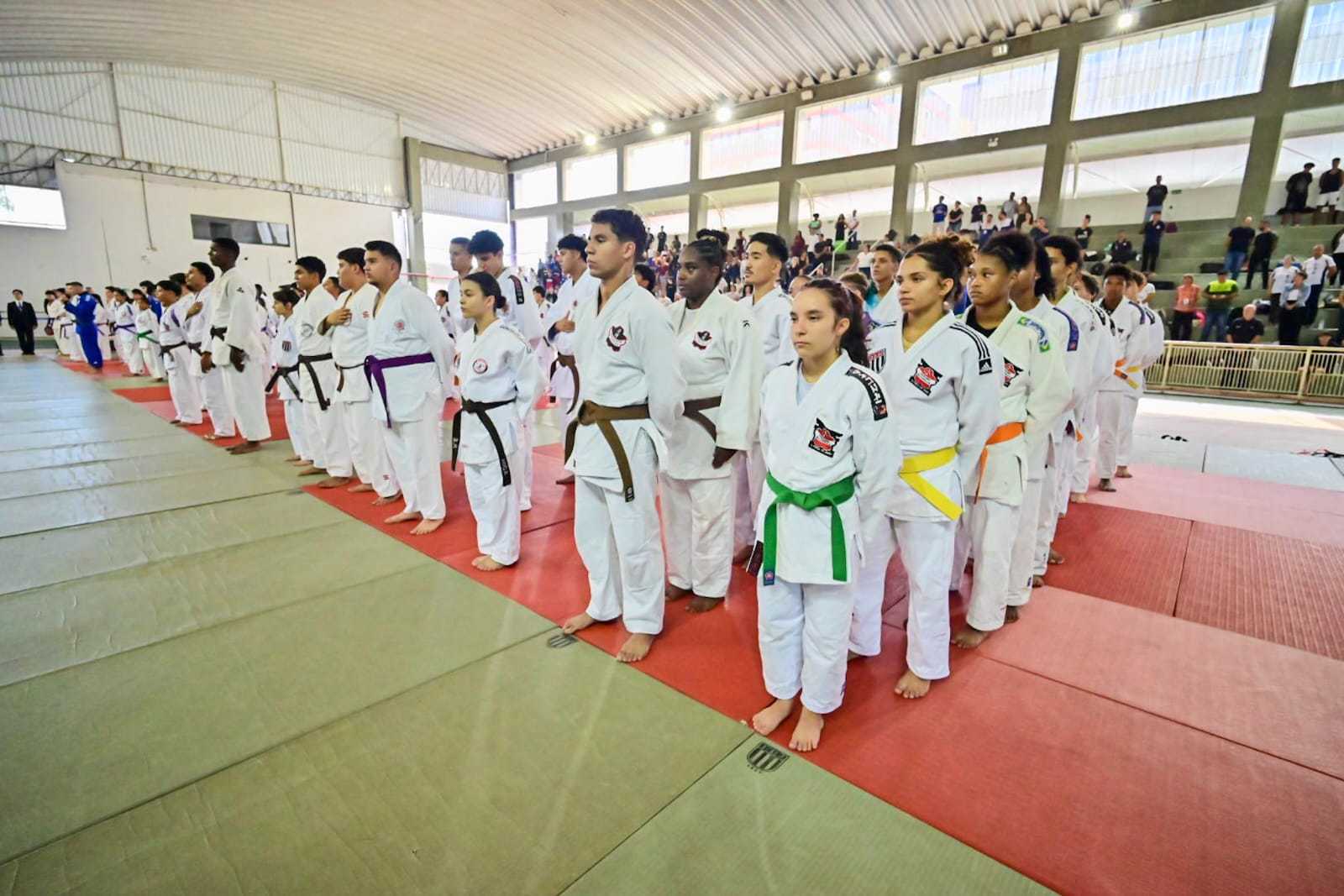 Inter-regional na Praia Grande em São Paulo