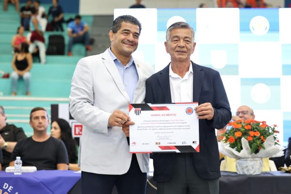 Mario Chibana e Henrique Guimarães durante cerimônia de abertura 